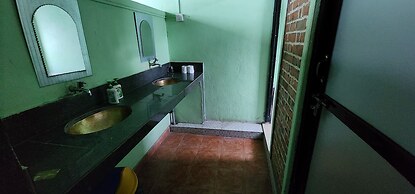 Kiwi Backpackers Hostel