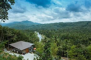 THE KIRIWONG VALLEY VILLAS & RESTAURANT