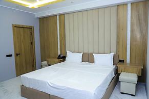 Rich Land Hotel