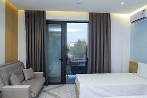 Rich Land Hotel