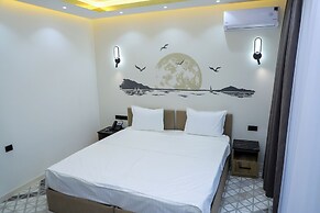 Rich Land Hotel