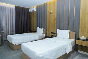 Rich Land Hotel