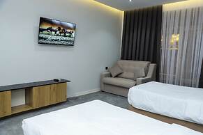 Rich Land Hotel