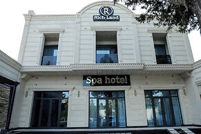 Rich Land Hotel