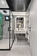 Zeluxe Suite Hotel