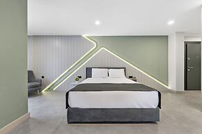 Zeluxe Suite Hotel