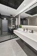 Zeluxe Suite Hotel