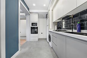 Zeluxe Suite Hotel