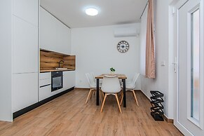 Apartments Mucaj