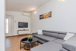 Apartments Mucaj