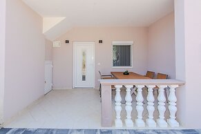 Apartments Mucaj