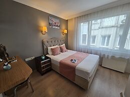 TAKSİM LİFE HOUSE