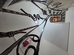 TAKSİM LİFE HOUSE