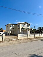 Palm Beach Villa Aruba - Great Location