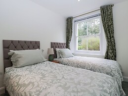 Flat 2 Battledown Grange