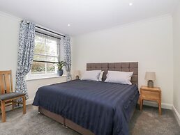 Flat 2 Battledown Grange