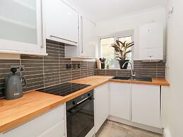 Flat 2 Battledown Grange