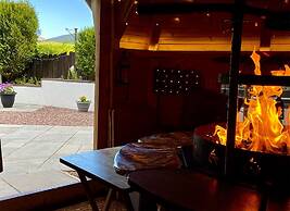 Highland Comfort With Mountain Views