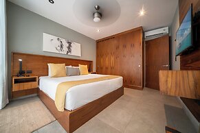 1 Br Condo with Rooftop Pool & Bar - IT