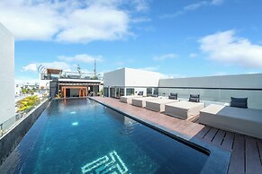 1 Br Condo with Rooftop Pool & Bar - IT
