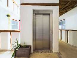 Stylish 2BR Retreat With Private Patio