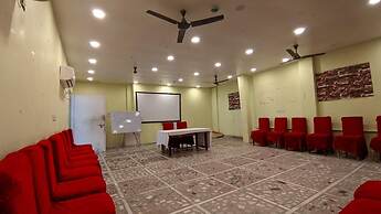 HOTEL SWARNA PALACE
