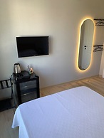Loris Rooms