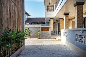 The Tis Guesthouse and Hostel