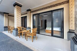 The Tis Guesthouse and Hostel