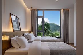Yunfu Mid Hill Resort Hotel