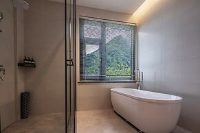 Yunfu Mid Hill Resort Hotel