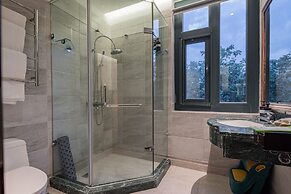 Yunfu Mid Hill Resort Hotel