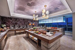 Mercure Nantong Suxitong Riverside