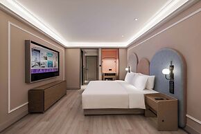Mercure Nantong Suxitong Riverside