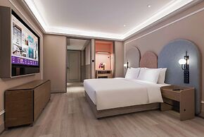 Mercure Nantong Suxitong Riverside