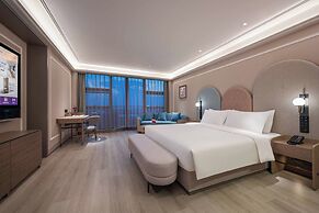 Mercure Nantong Suxitong Riverside