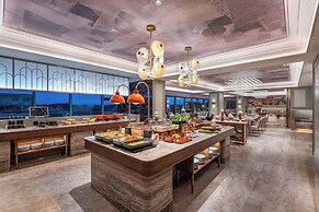 Mercure Nantong Suxitong Riverside