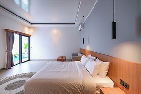 The Moringa Bukit Villas