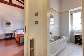 Farinata Apartment by Mamo Florence