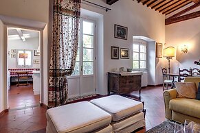 Farinata Apartment by Mamo Florence