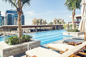 LUX Iconic Views at Palm Tower Suite 5