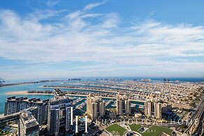 LUX Iconic Views at Palm Tower Suite 5