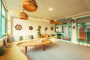 Hostel De Offlanders Rishikesh • Stay • Connect • Explore