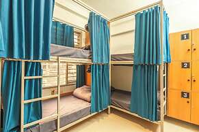 Hostel De Offlanders Rishikesh • Stay • Connect • Explore