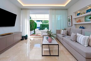 Magnificent 3BD Duplex With Pool. Aloha Golf II