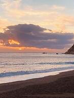 Armonia Seaview Suites