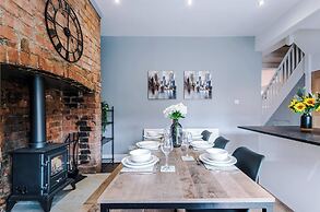 16 Hayfield Road