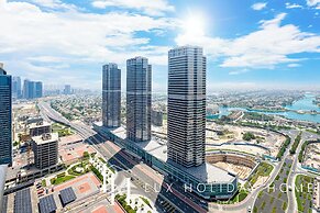LUX The Bonnington JLT Suite
