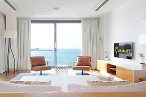 Luxury Overwater Paradise - Nurai Island