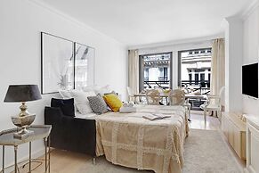 Stylish 2BR Near Faubourg Saint-Honoré